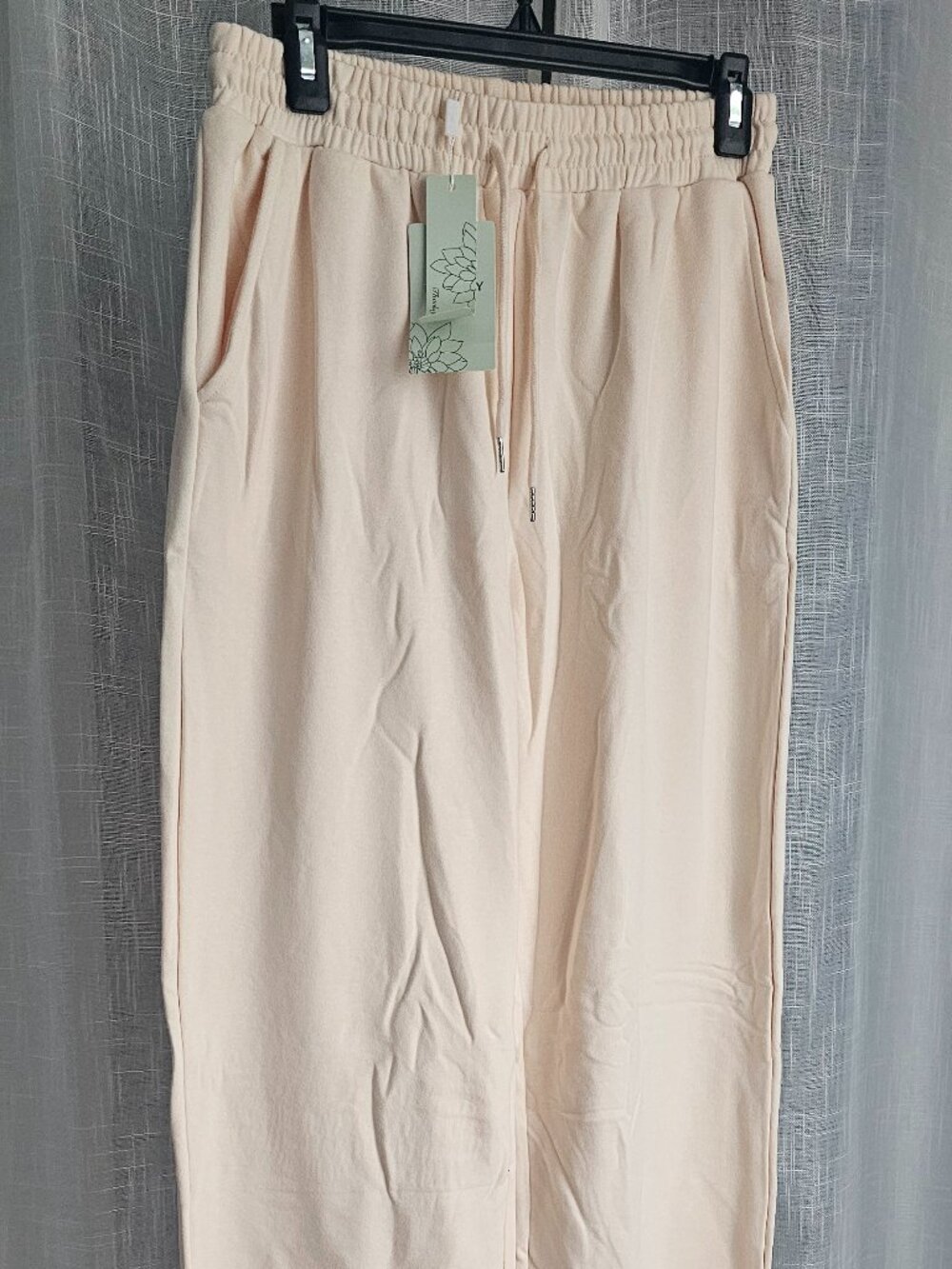 Women's Wide Leg Sweatpants Straight Leg With Pockets Beige Size M NWT